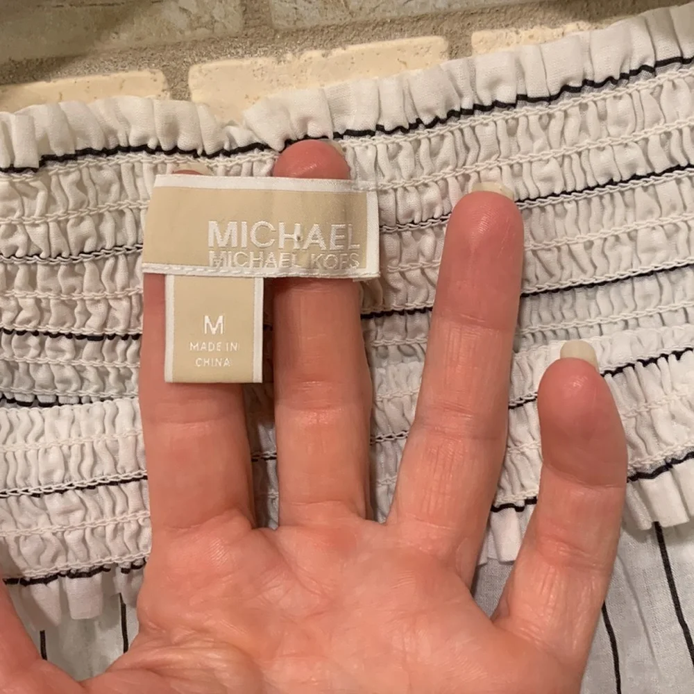 Michael Kors, medium quarter sleeve, light cotton weight top - Picture 2 of 7